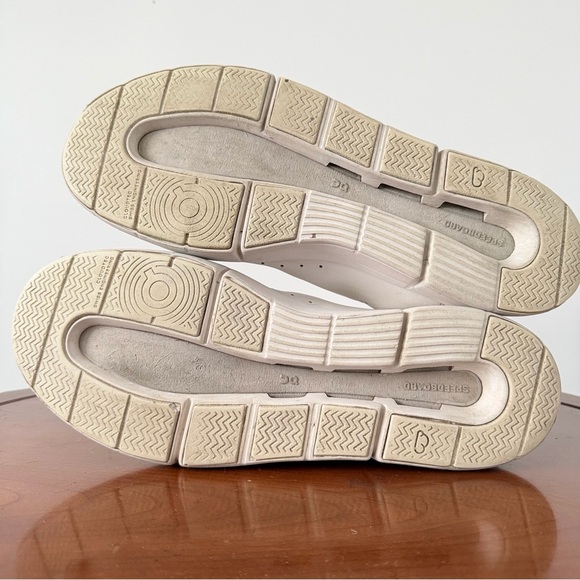 On Cloud The Roger Advantage Men White Sneakers | US 11 - Picture 6 of 9